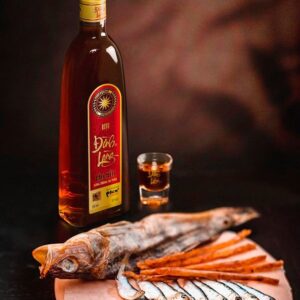 Rượu Đình Làng Táo Mèo